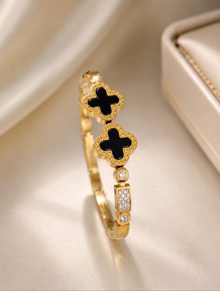 Black Clover Zircon Bangle - HAFSAY Korean bracelets