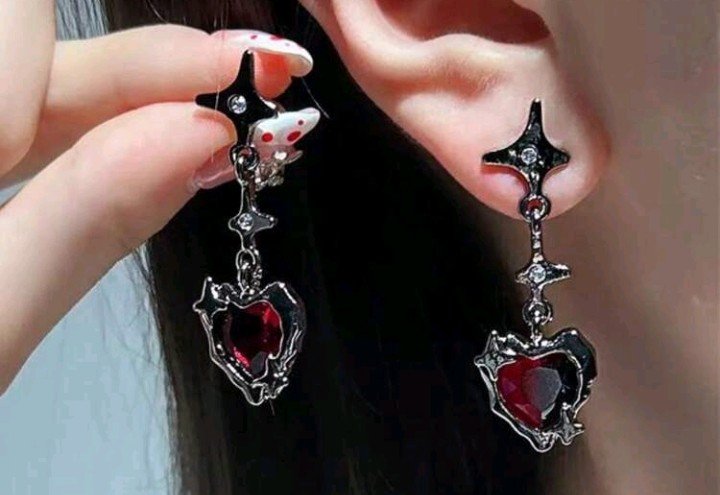 Gothic Red Heart Star Earrings - HAFSAY Korean earrings