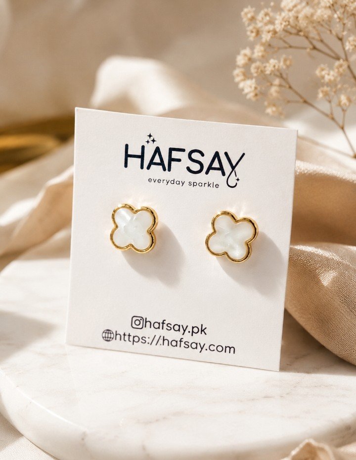 White Clover Stud Earrings - HAFSAY Korean earrings