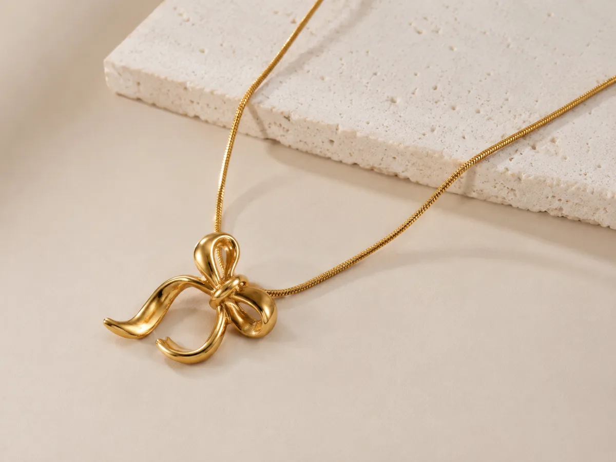Gold Bow Pendant Necklace - HAFSAY Korean necklaces