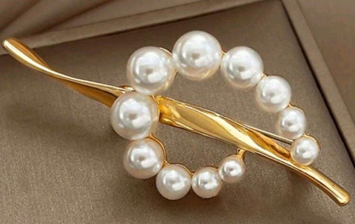 Pearl Circle Gold Brooch - HAFSAY Korean hijab pins