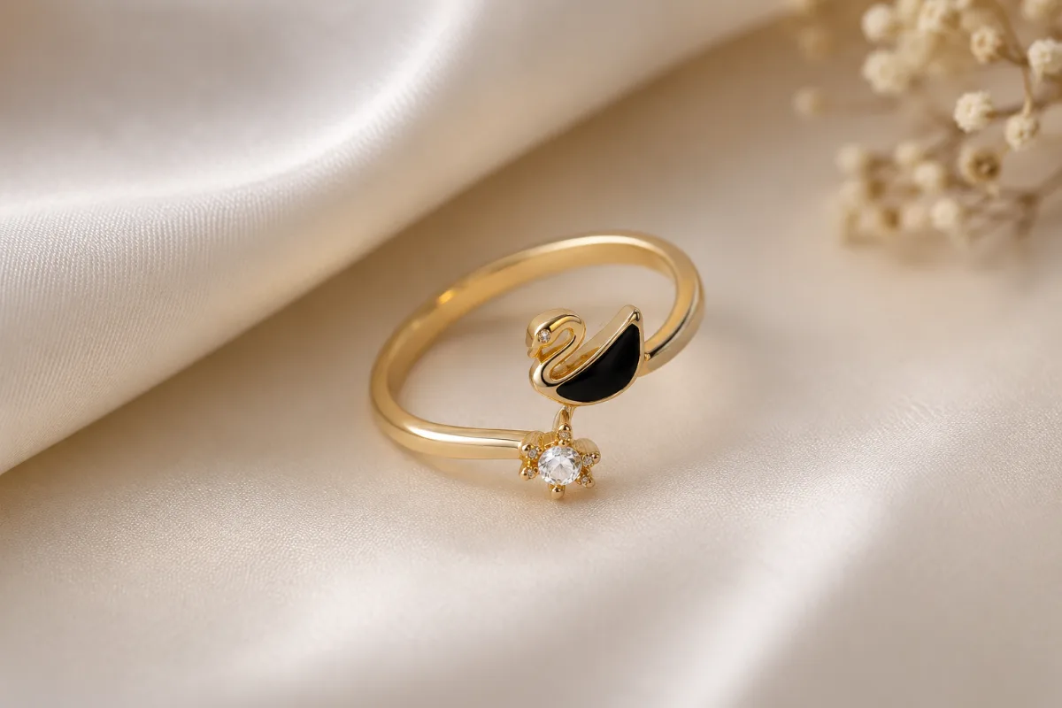 Black Swan Gold Ring - HAFSAY Korean rings
